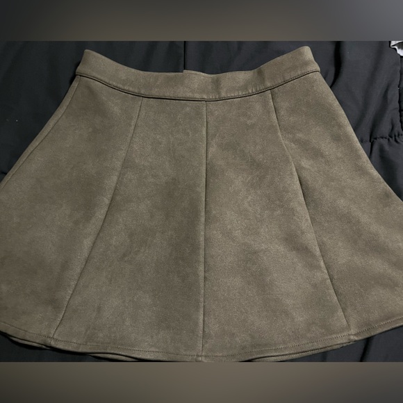Chic Olive Button-Front Mini Skirt - Picture 3 of 5